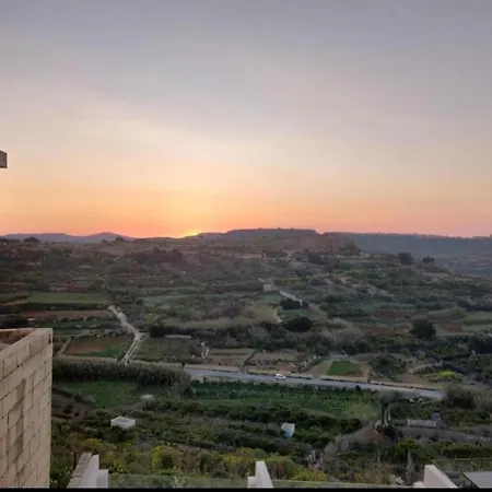 Apartmán Ta' Frangisku - Modern Overlooking Valley With Distant Seaview *