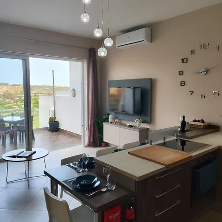 Ta' Frangisku - Modern Overlooking Valley With Distant Seaview *