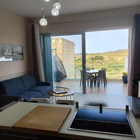 Ta' Frangisku - Modern Overlooking Valley With Distant Seaview Apartmán *