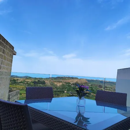Ta' Frangisku - Modern Overlooking Valley With Distant Seaview Апартаменты *