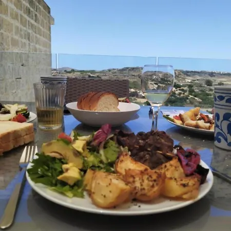 Apartmán Ta' Frangisku - Modern Overlooking Valley With Distant Seaview